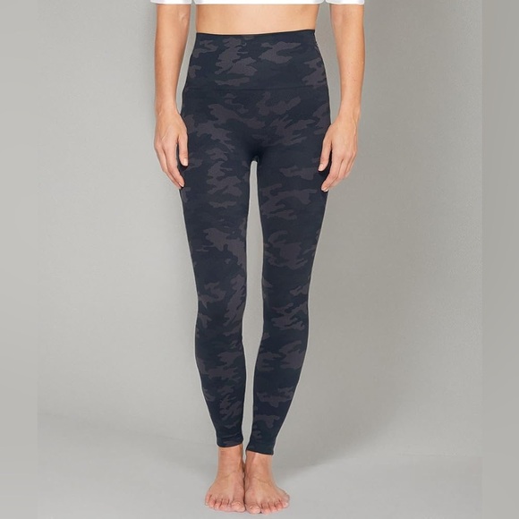 SPANX Pants - SPANX Black and Gray High-Waisted Leggings Size Medium